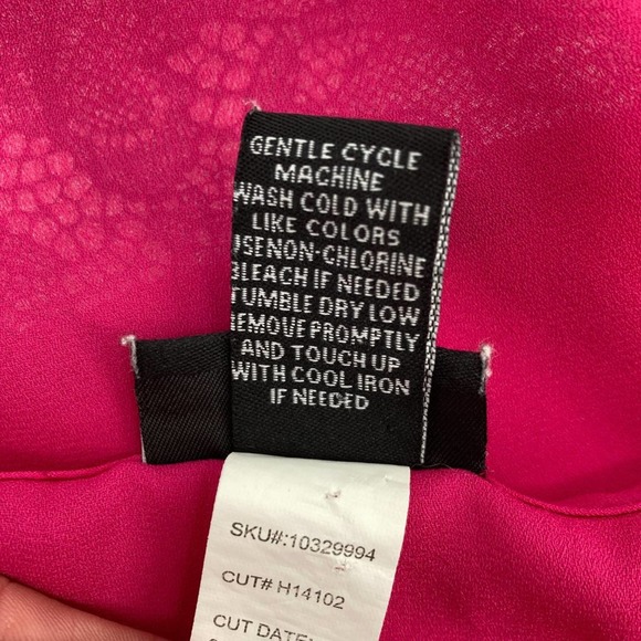 Torrid Fuchsia Sheer Sleeveless Scoop Neck Blouse Slit Back & Black Lace Trim - Picture 7 of 11